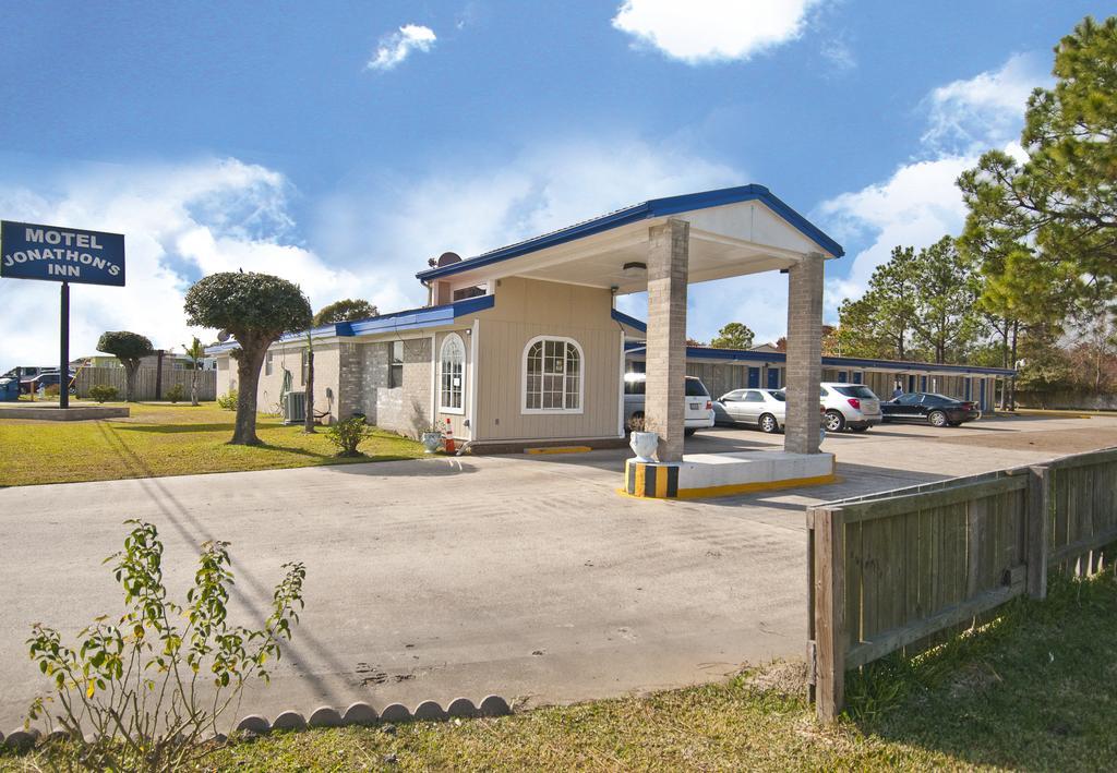 Jonathan'S Inn Groves Exterior photo